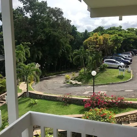 Ocho Rios 2 Bedroom Apartment/Flat Exterior photo