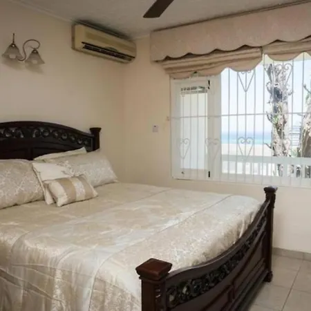 Ocho Rios 2 Bedroom Apartment/Flat Exterior photo